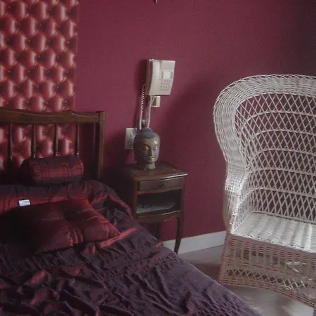 D'hote La Frezelle Bed & Breakfast 2*